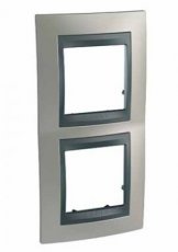 Schneider Residential MGU66004V239  Verticale 71 dubbele plaat Nikkel mat  EAN: 8420375153897   Op bestelling, geen terugname