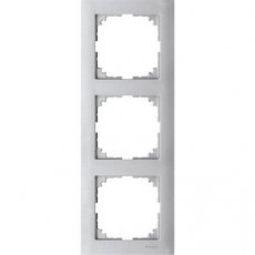 Schneider Residential MTN4030-3660  M-Pure 3-gang frame alumnium  EAN: 3606480593123   Op bestelling, geen terugname