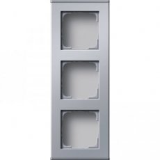 GIRA 136326  3-voudig Profiel 55 aluminium  EAN: 4010337363262   Op bestelling, geen terugname